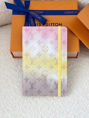 ✨NEW✨ LOUIS VUITTON Resort 2026 Tie-dyed Jane Notebook PM - Multicolored